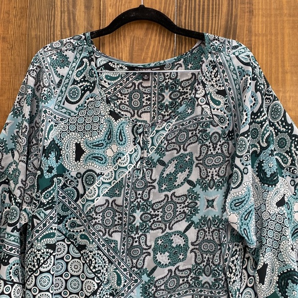 Zac & Rachel Women Blouse - Picture 2 of 8